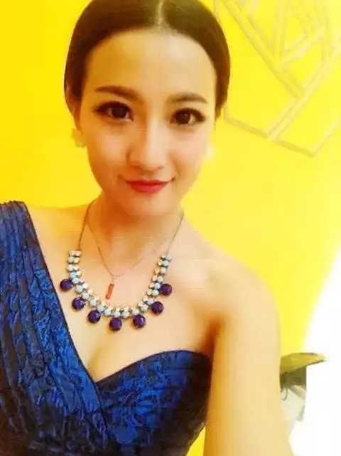 连少爷的主播照片