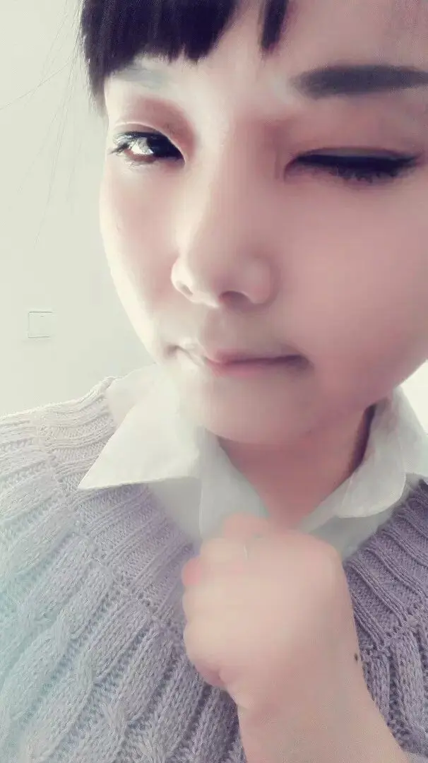 ︶ㄣ冷面娇娃╰ゝ玲儿的主播照片