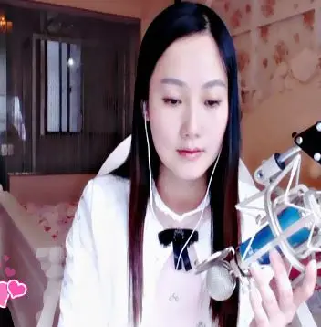 ︶ㄣ单眼皮晨晨ㄣ的主播照片