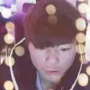 这个男生有点酷