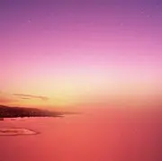 窗外，一片寂静