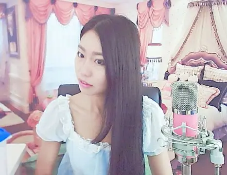 草原美人鱼的主播照片