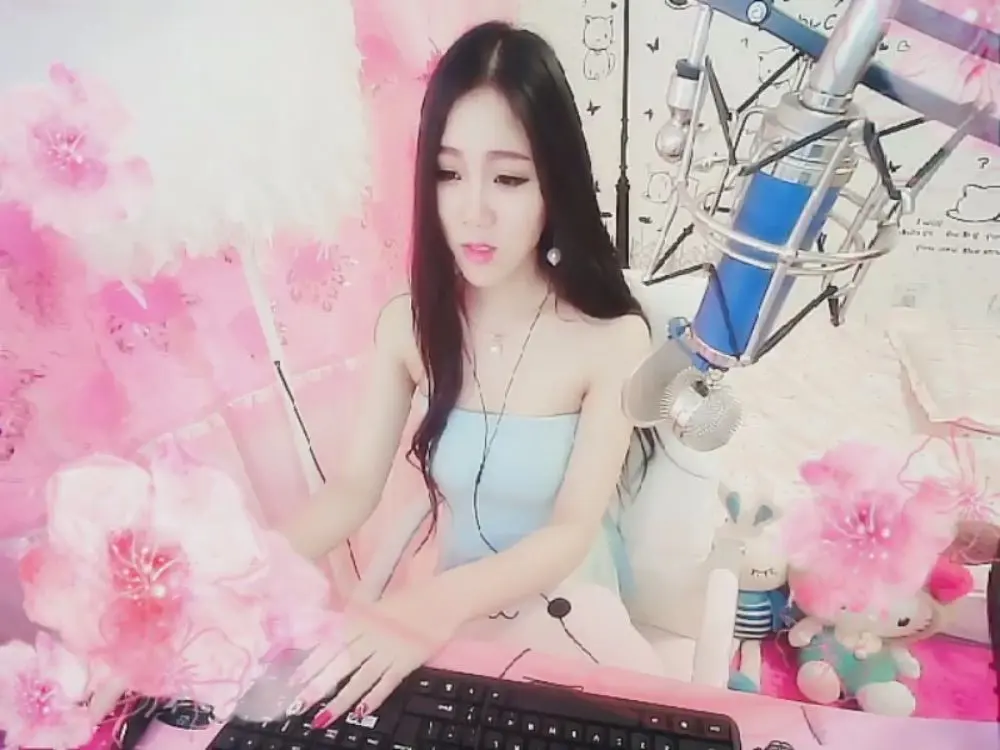 小妖精家的哦的主播照片