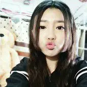 弹吉他的小林子