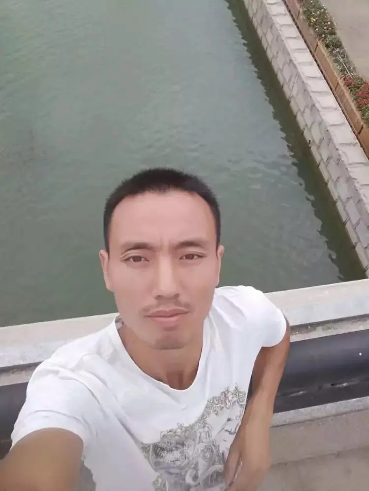 我只是个精神病患者的主播照片