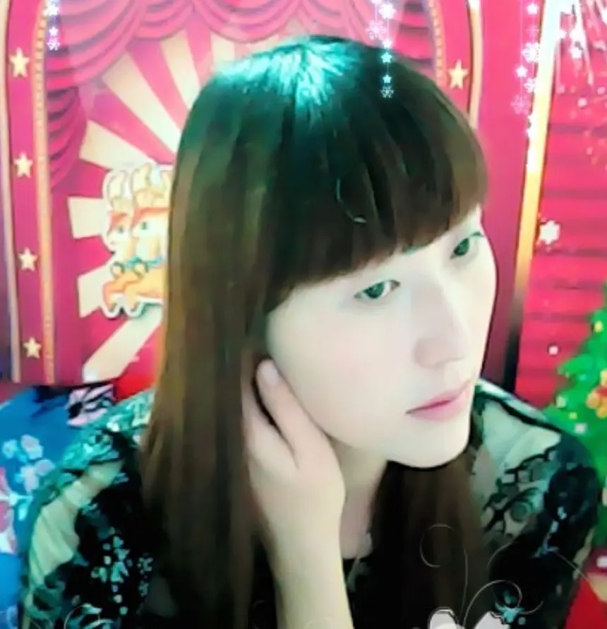 ╰⊱芯❀眸⊰╯的主播照片
