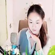 高冷，安静听歌