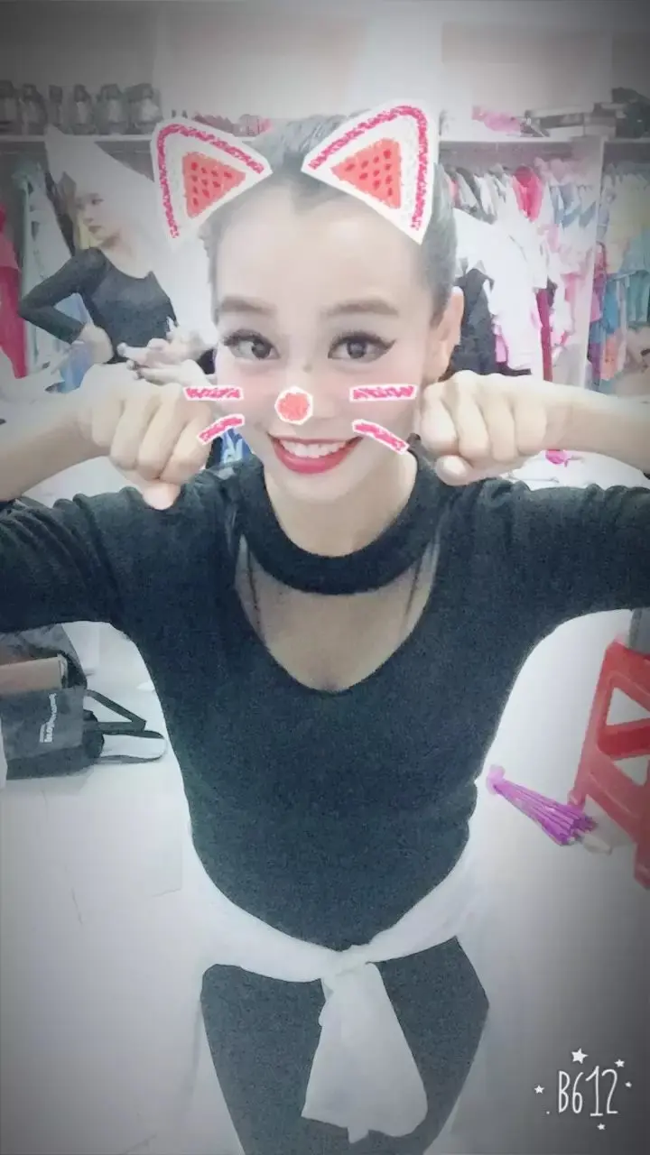 就是丫丫呀的主播照片