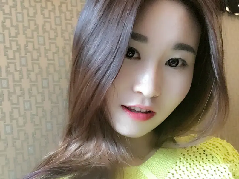 Y。小芸芸的主播海报
