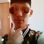 知足常乐在唱歌