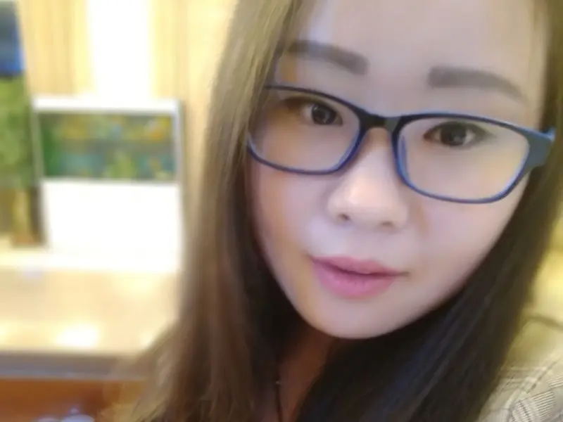 秋若涵的主播海报