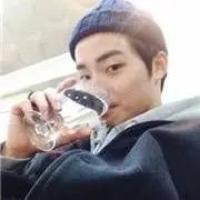 👉含笑饮毒酒