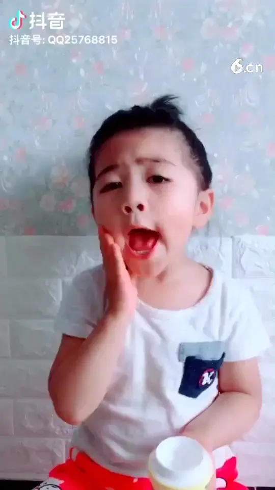 开心就拍拍手👏