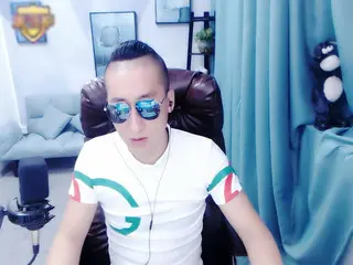 一开始就是你的主播照片