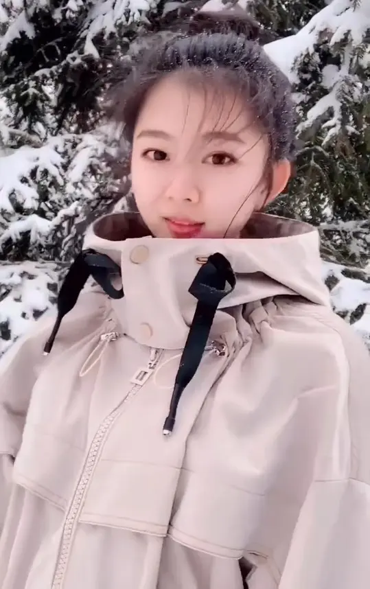 可耐滴小杠精的主播照片