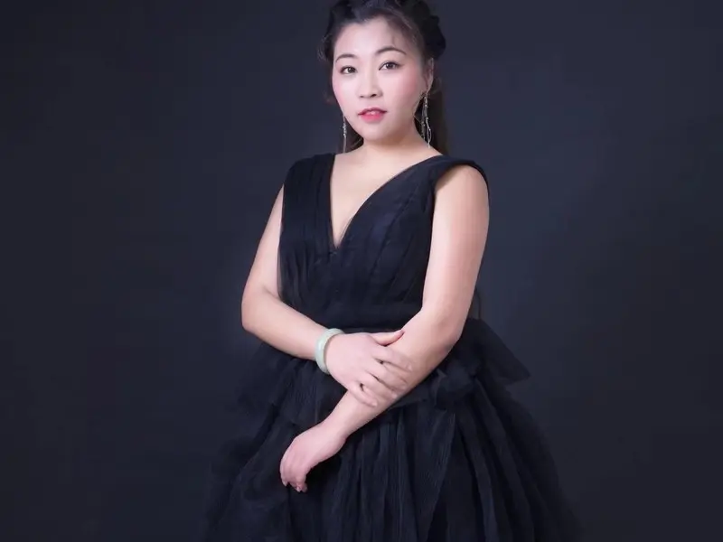 活宝黑妮的主播海报