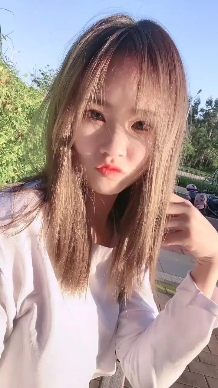 嗯