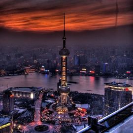 纸扇一摇谈天下的图片
