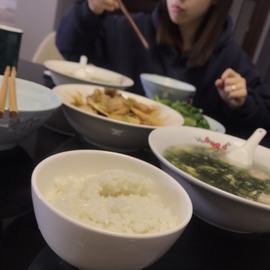 🌻小七（安静唱歌）的图片