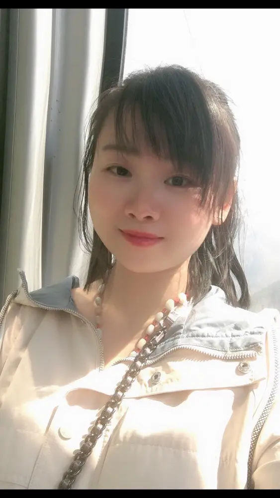 恋爱中的恋人的主播照片