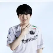 哦平平凡凡