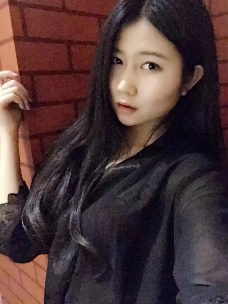 嘚瑟💗主播图片