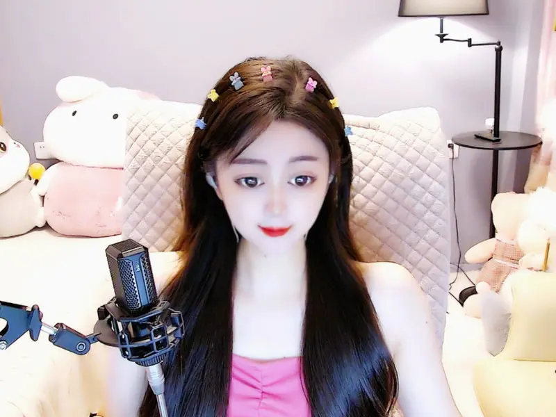 Lッ♥✿小白白的主播海报