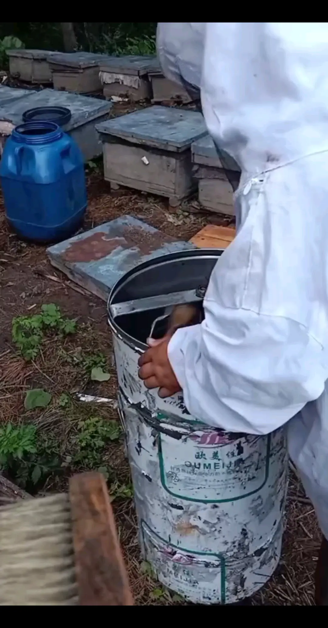 大量出售蜂蜜了