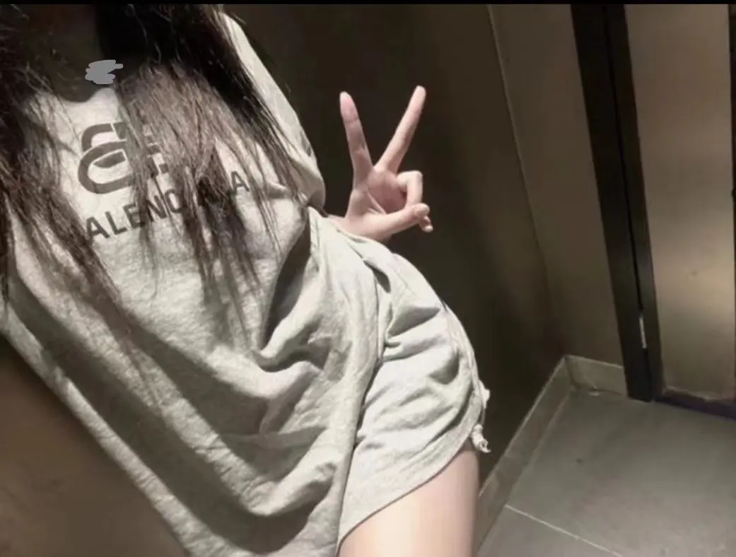 你问花为啥这么红🌹的主播照片