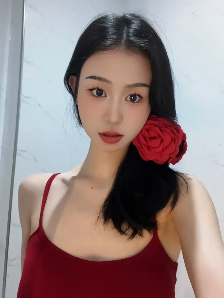 安玥暂休的主播照片