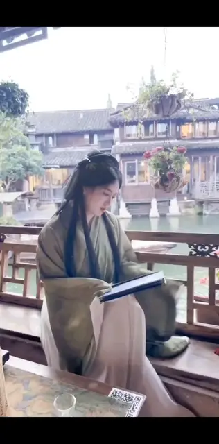 世间温柔，不过是芳春