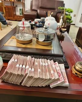 退退退退@的图片