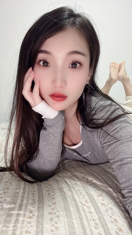 馨儿💕求投喂的图片