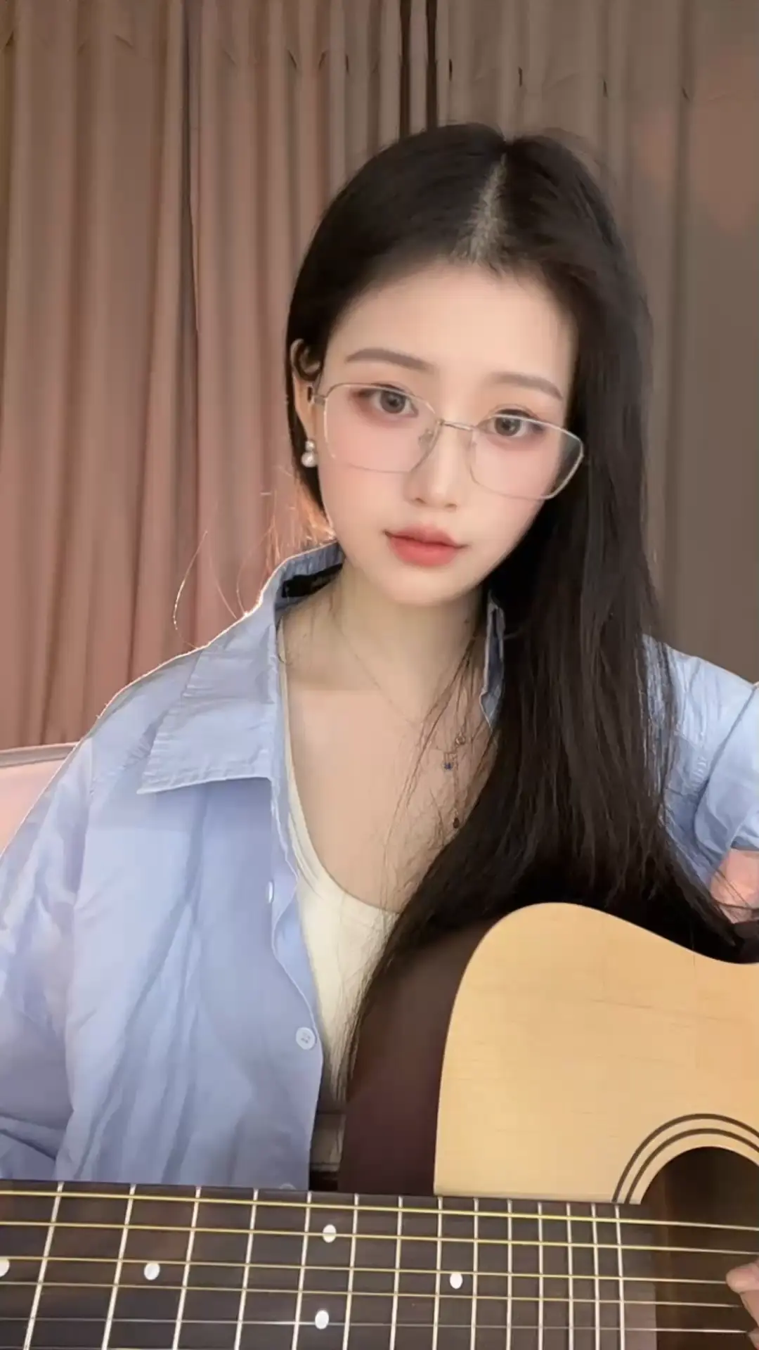 🎸