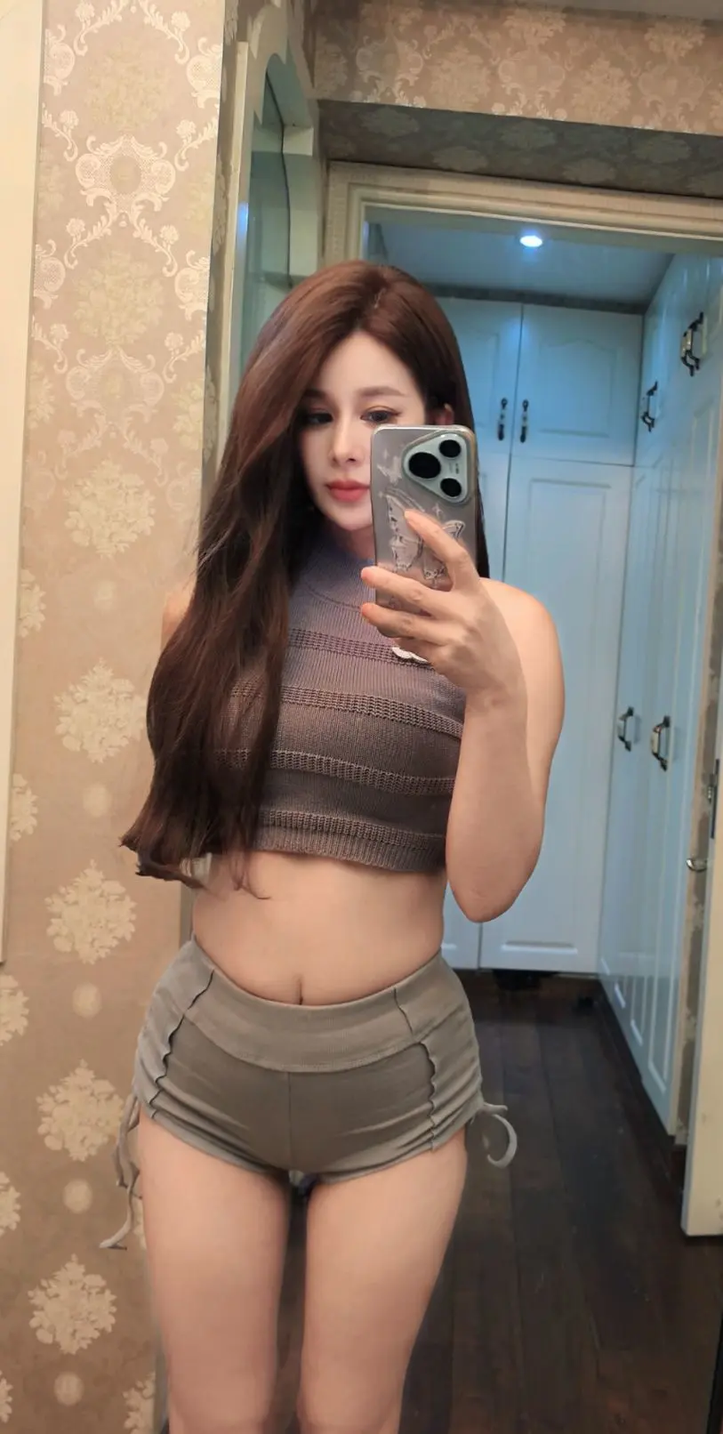 妍恩等一束光主播图片