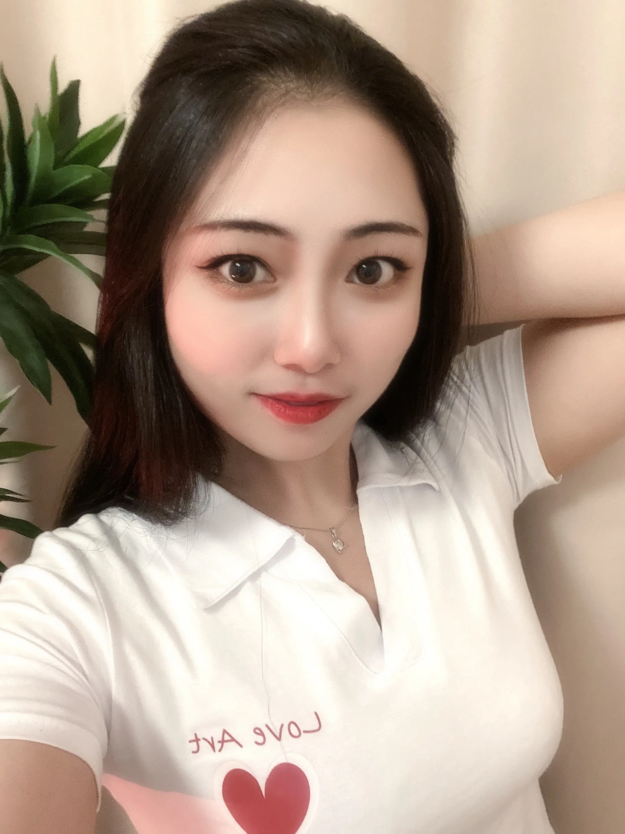 小百万沛雪主播图片