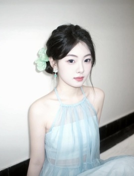 小小鱼🐬一点半播的图片