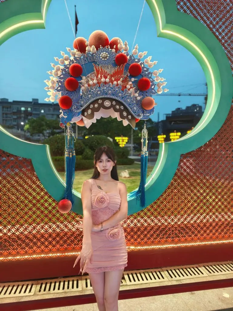 妍宝～超甜辣💋休一主播图片