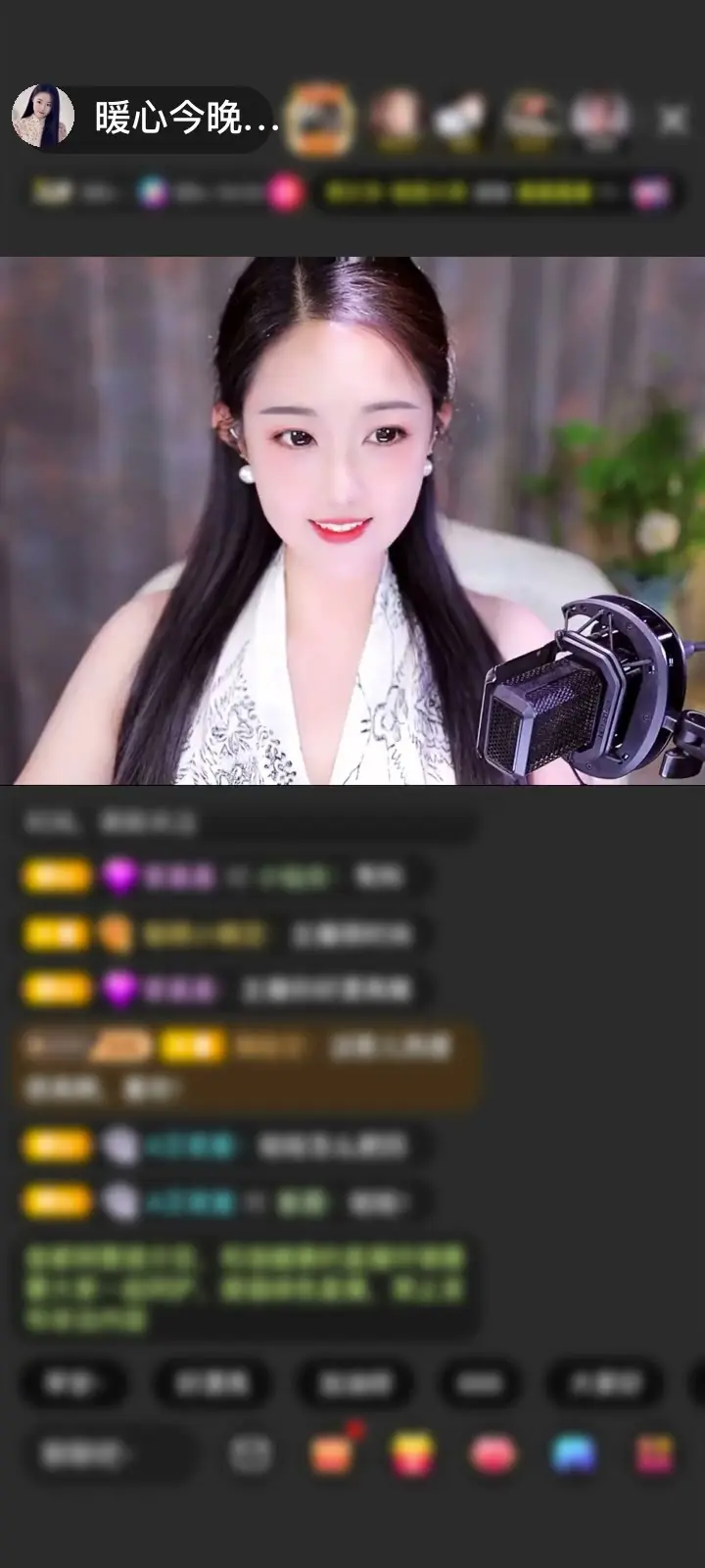 哈哈征途哥哥你也太会挑了吧！刚进直播间就给我塞了10颗长生果，我这小心脏直接被你戳成小棉花糖啦！感觉整个直播间都飘着甜丝丝的果香，这是偷偷给我攒的神仙好运嘛～太可爱啦爱你哟～