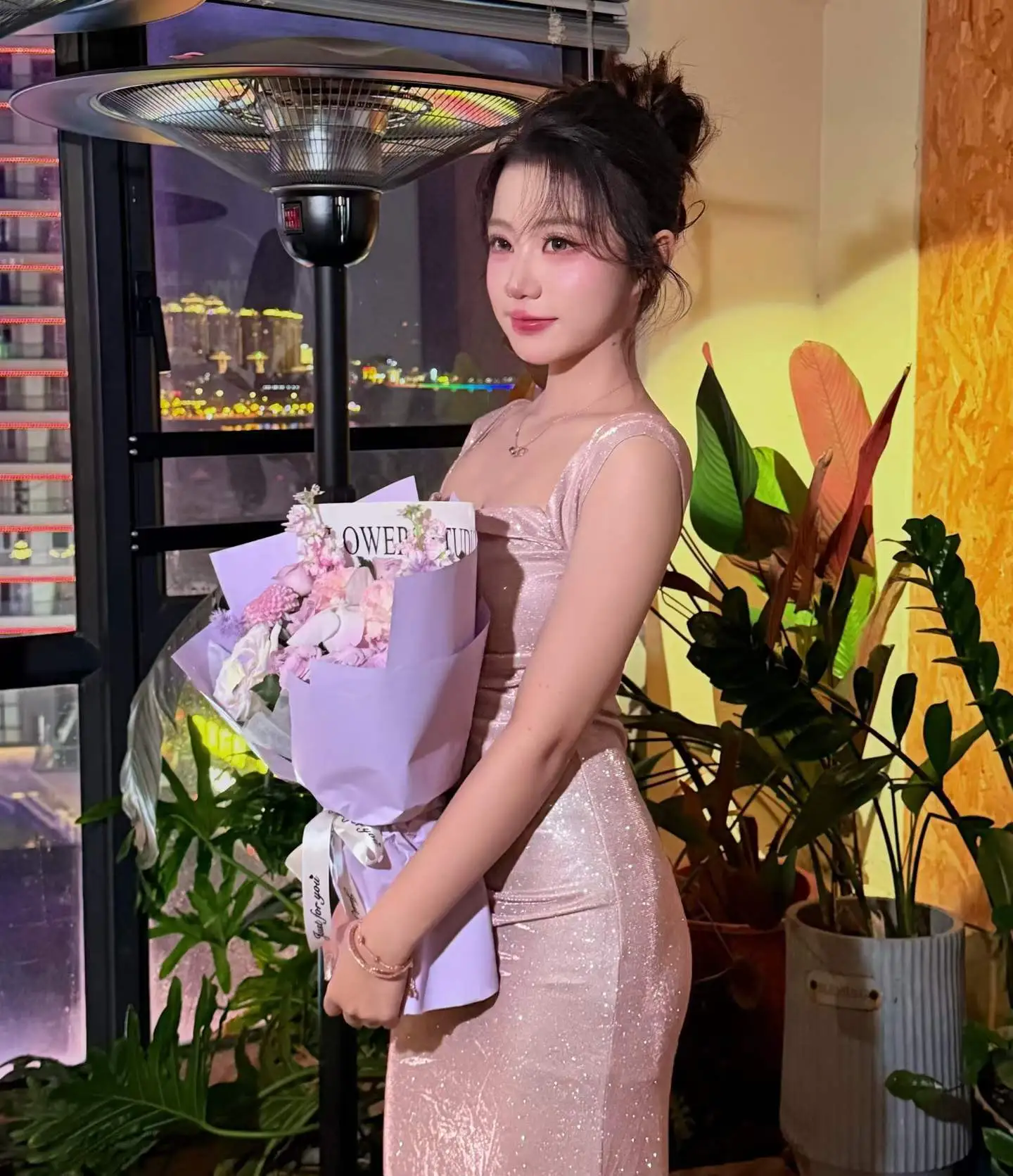 奶泡奈奈主播图片