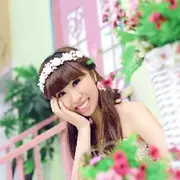 捡豆的小游客