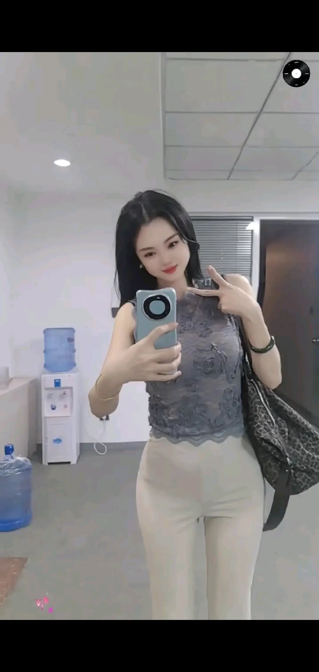 我爱上班，我爱上班。