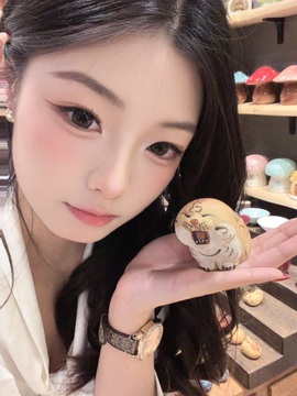 小小鱼🐬一点半播的图片