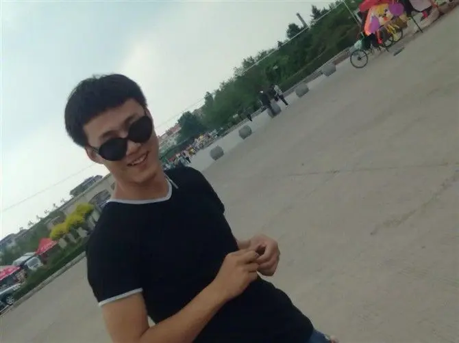 龙四丶依旧的主播照片