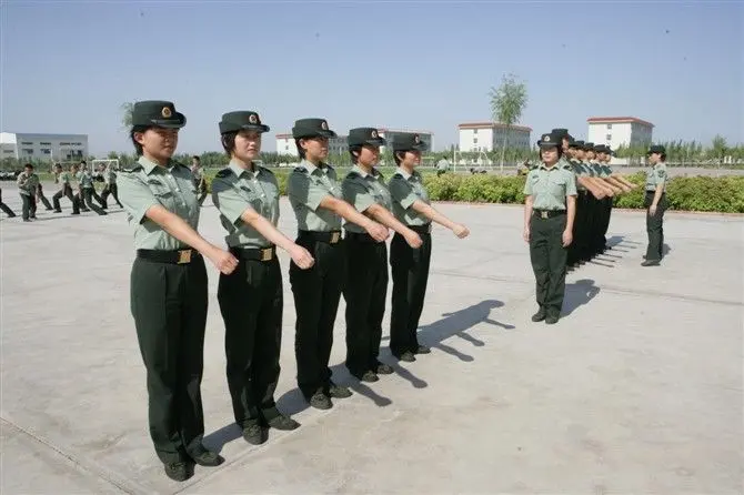丿灬时尚♥潇洒哥的主播照片